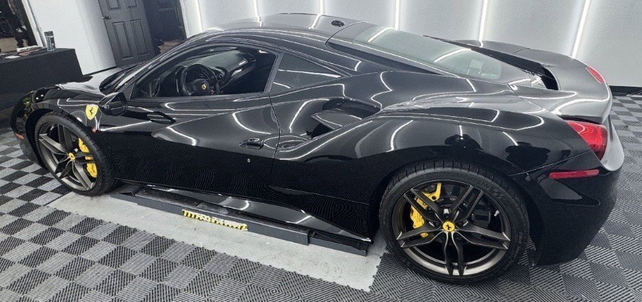 Used 2017 Ferrari 488 GTB image 2