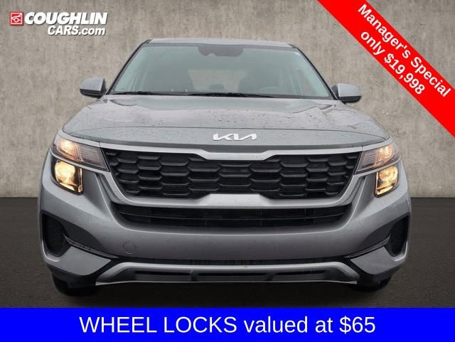 Used 2023 Kia Seltos LX image 2