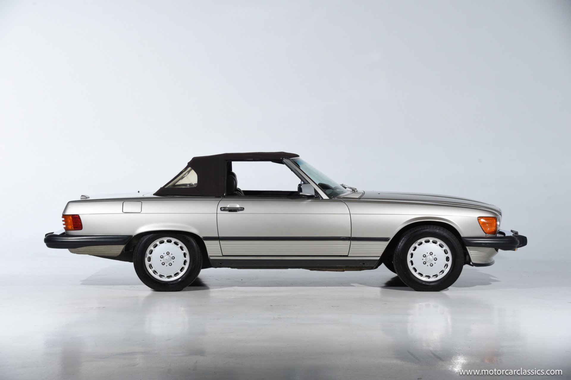 Used 1988 Mercedes-Benz 560 SL image 15