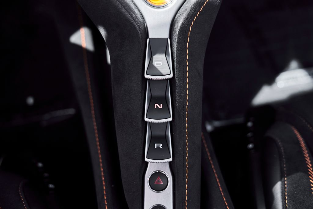 Used 2025 McLaren 750S Spider RWD image 65