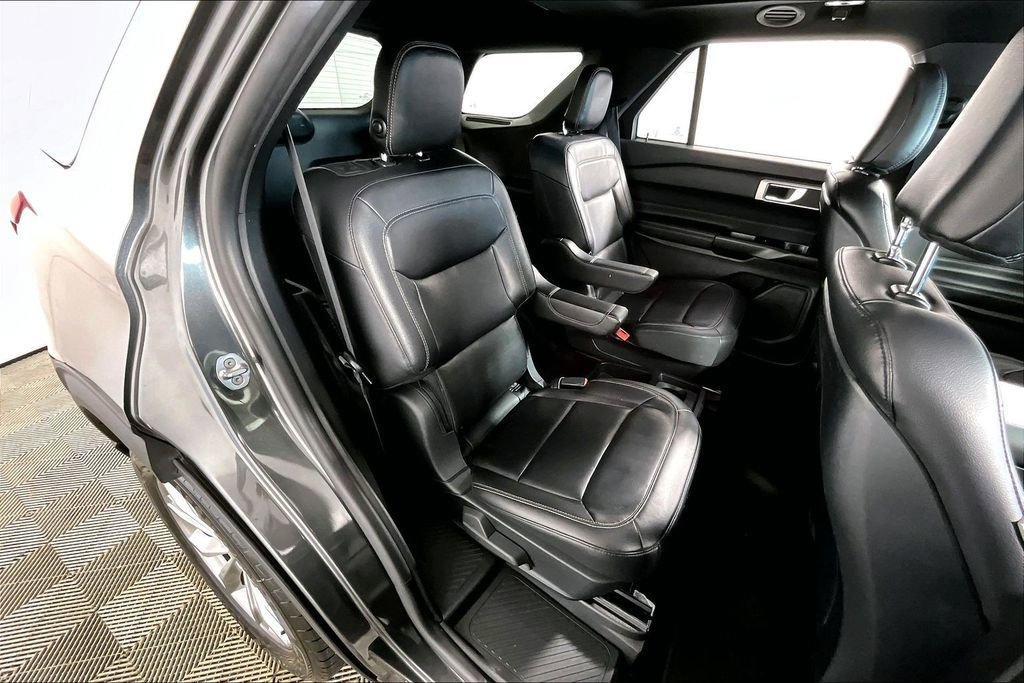 Used 2020 Ford Explorer XLT w/ Equipment Group 202A image 27