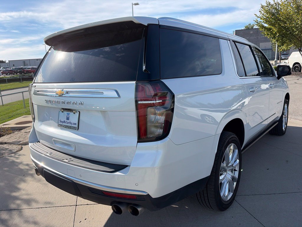 Used 2023 Chevrolet Suburban High Country w/ Premium Package 2 AWD/4WD image 17