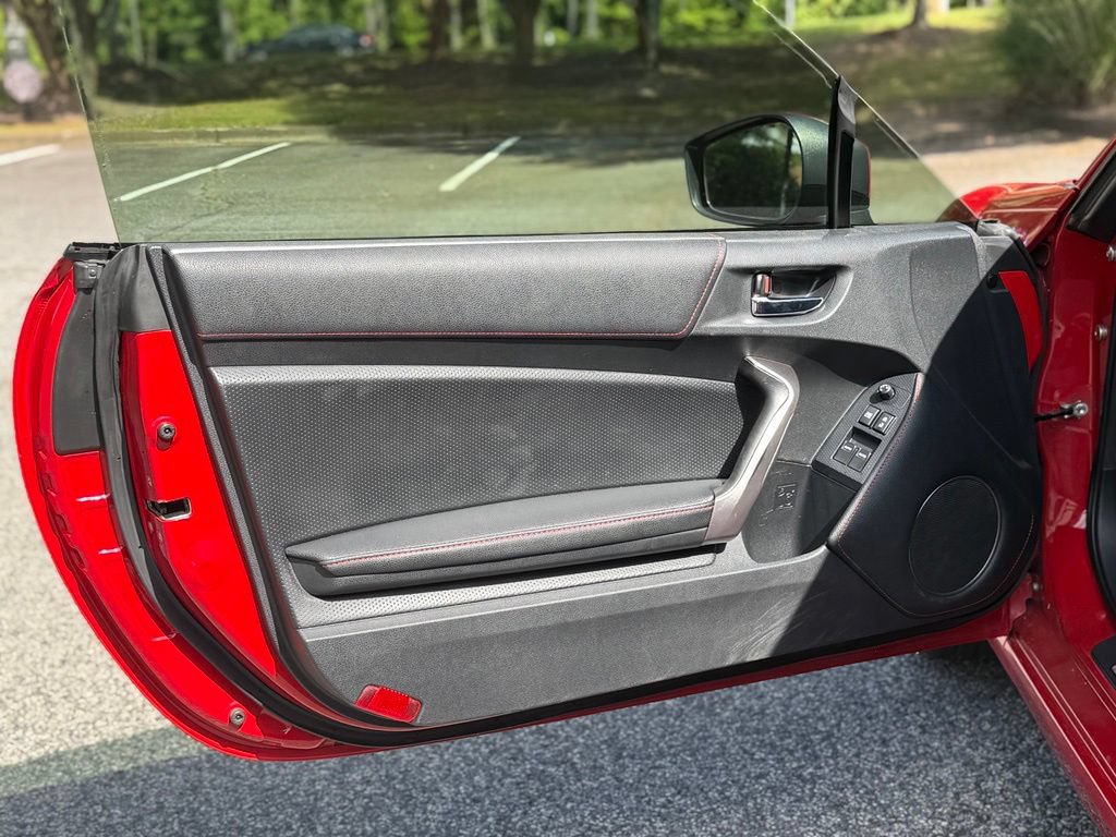 Used 2015 Scion FR-S RWD image 9