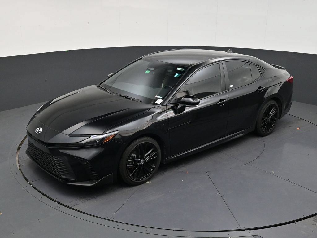 Used 2025 Toyota Camry SE FWD image 11