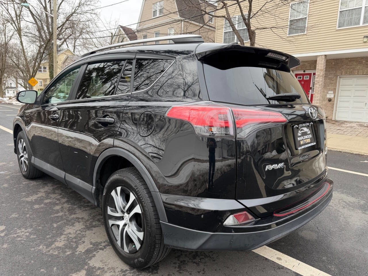 Used 2017 Toyota RAV4 LE w/ Carpet Mat Package image 6