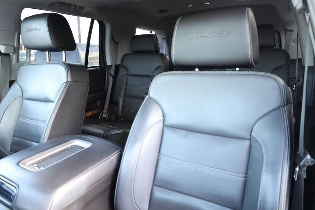 Used 2017 GMC Yukon Denali w/ Enhanced Security Package AWD/4WD image 16