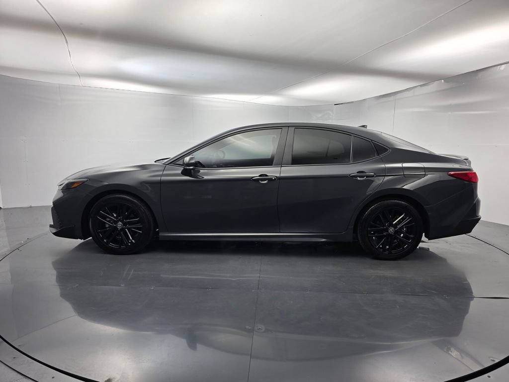 Used 2025 Toyota Camry SE FWD image 7