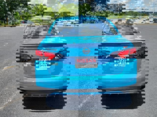 New 2025 Nissan Versa SR w/ Trunk Package image 4