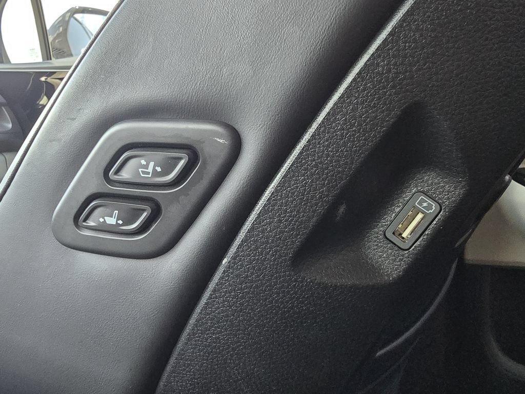 Certified 2024 Kia Carnival SX FWD image 20