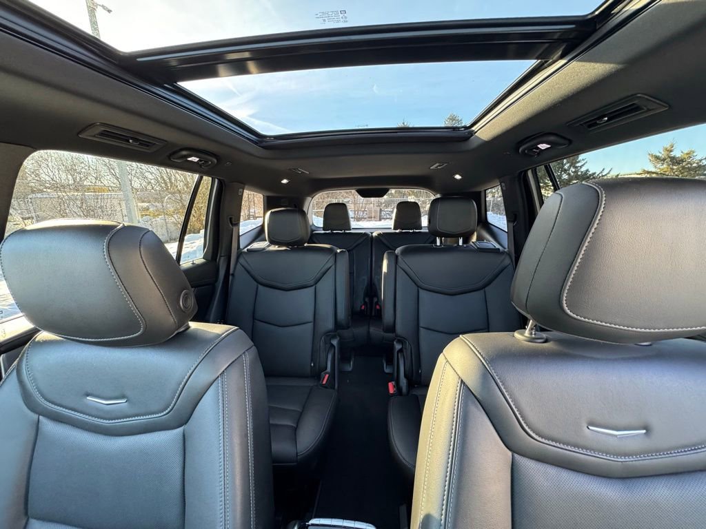 Used 2024 Cadillac XT6 Sport w/ LPO, ONYX Package image 30