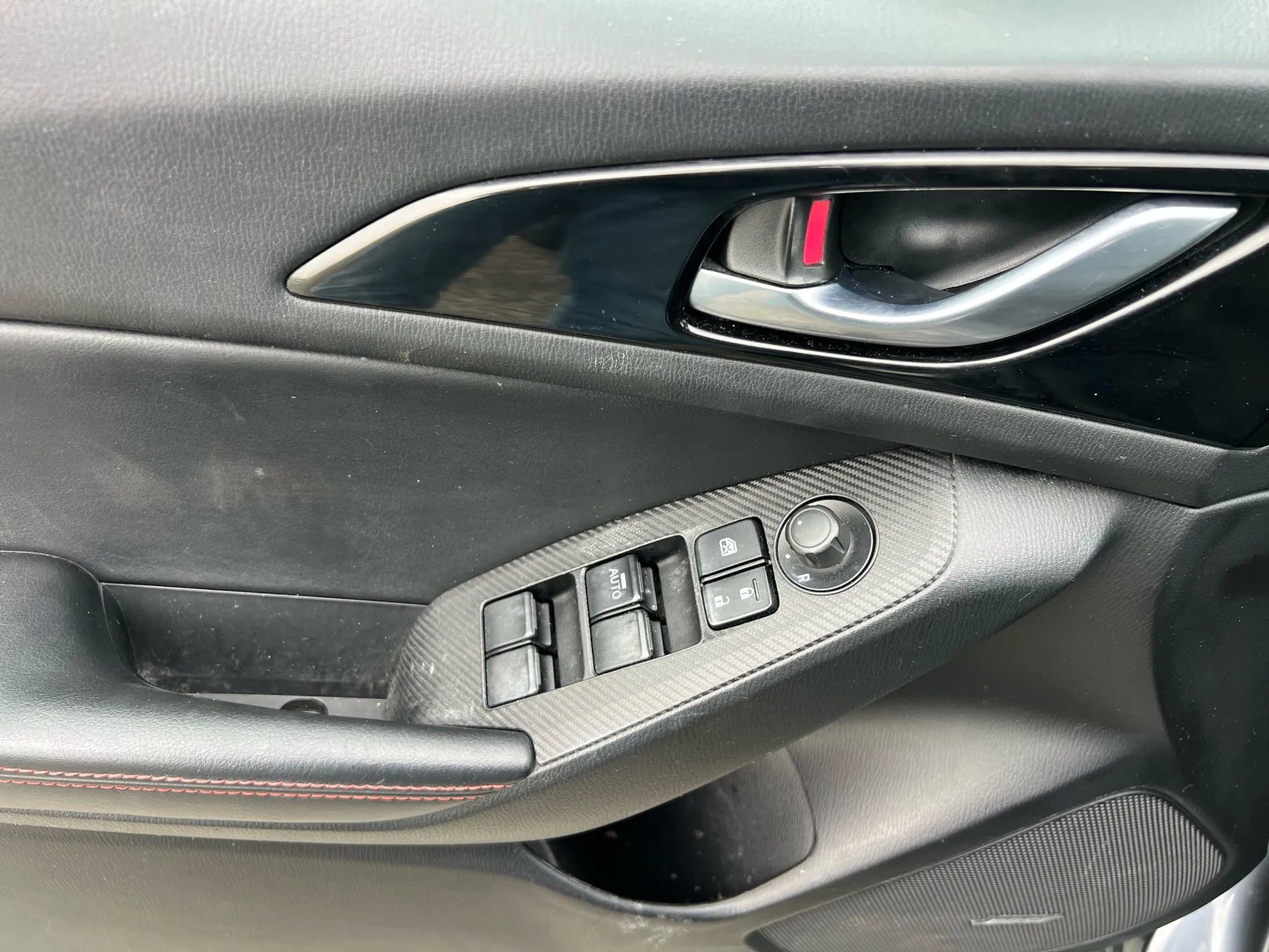 Used 2016 MAZDA MAZDA3 s Grand Touring image 21