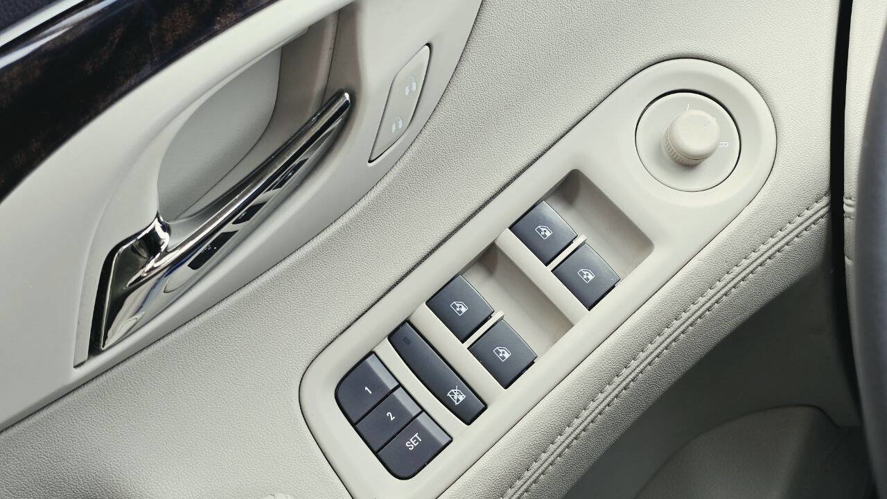 Used 2015 Buick LaCrosse Leather FWD image 29