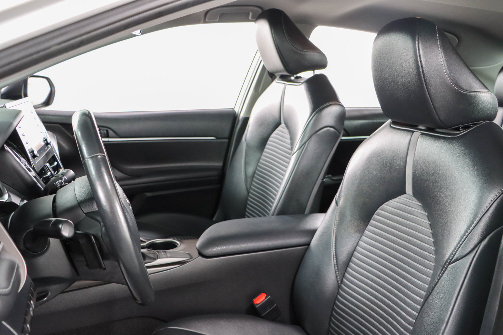 Used 2024 Toyota Camry SE FWD image 23