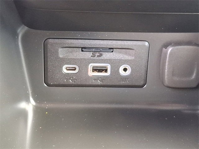 Certified 2022 GMC Terrain SLT w/ Infotainment Package II image 24