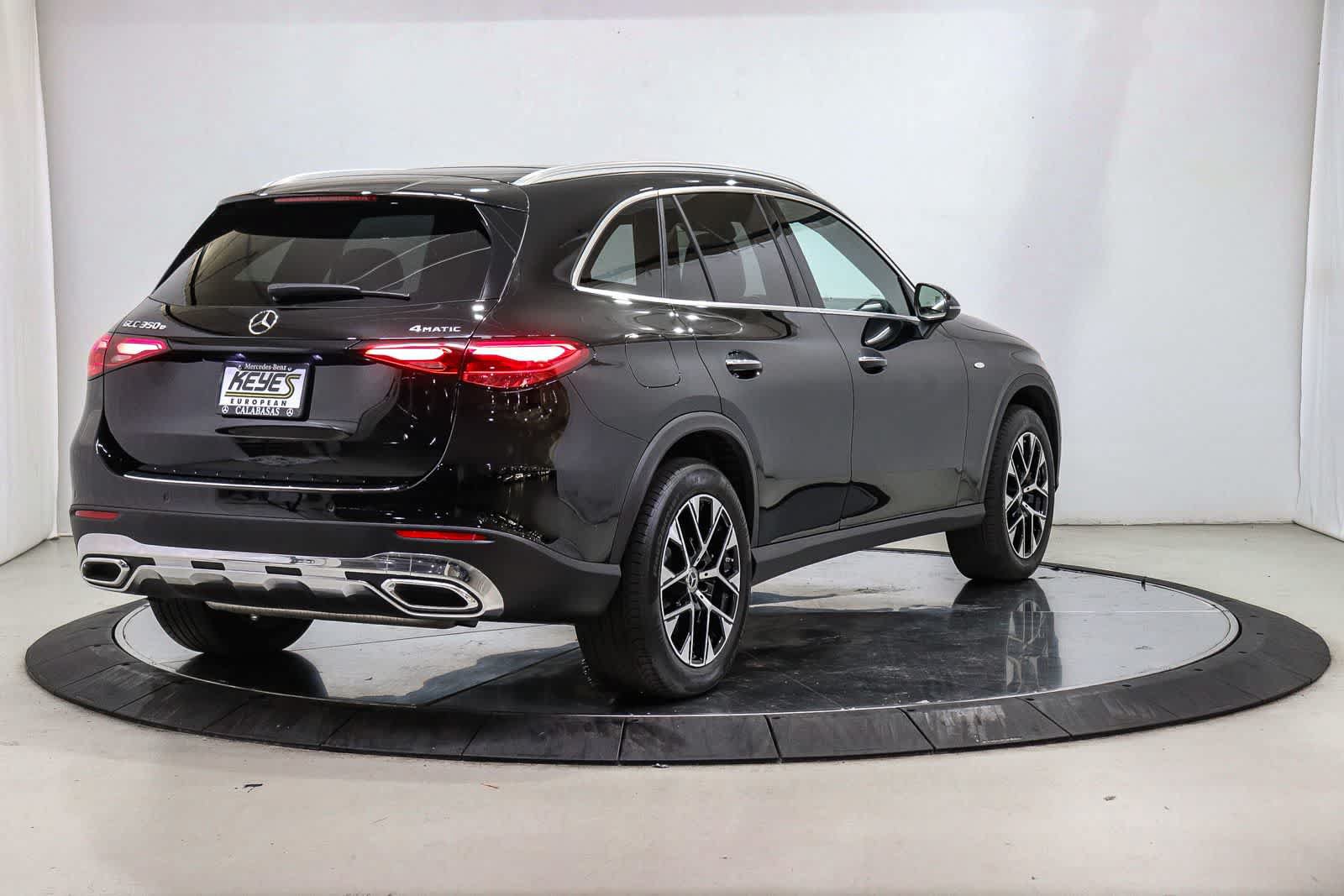 Used 2025 Mercedes-Benz GLC 350e 4MATIC image 4