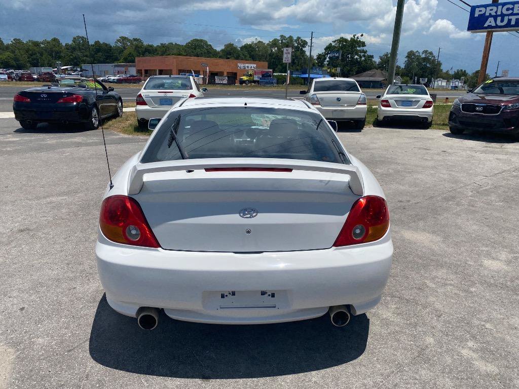 Used 2004 Hyundai Tiburon GT FWD image 8