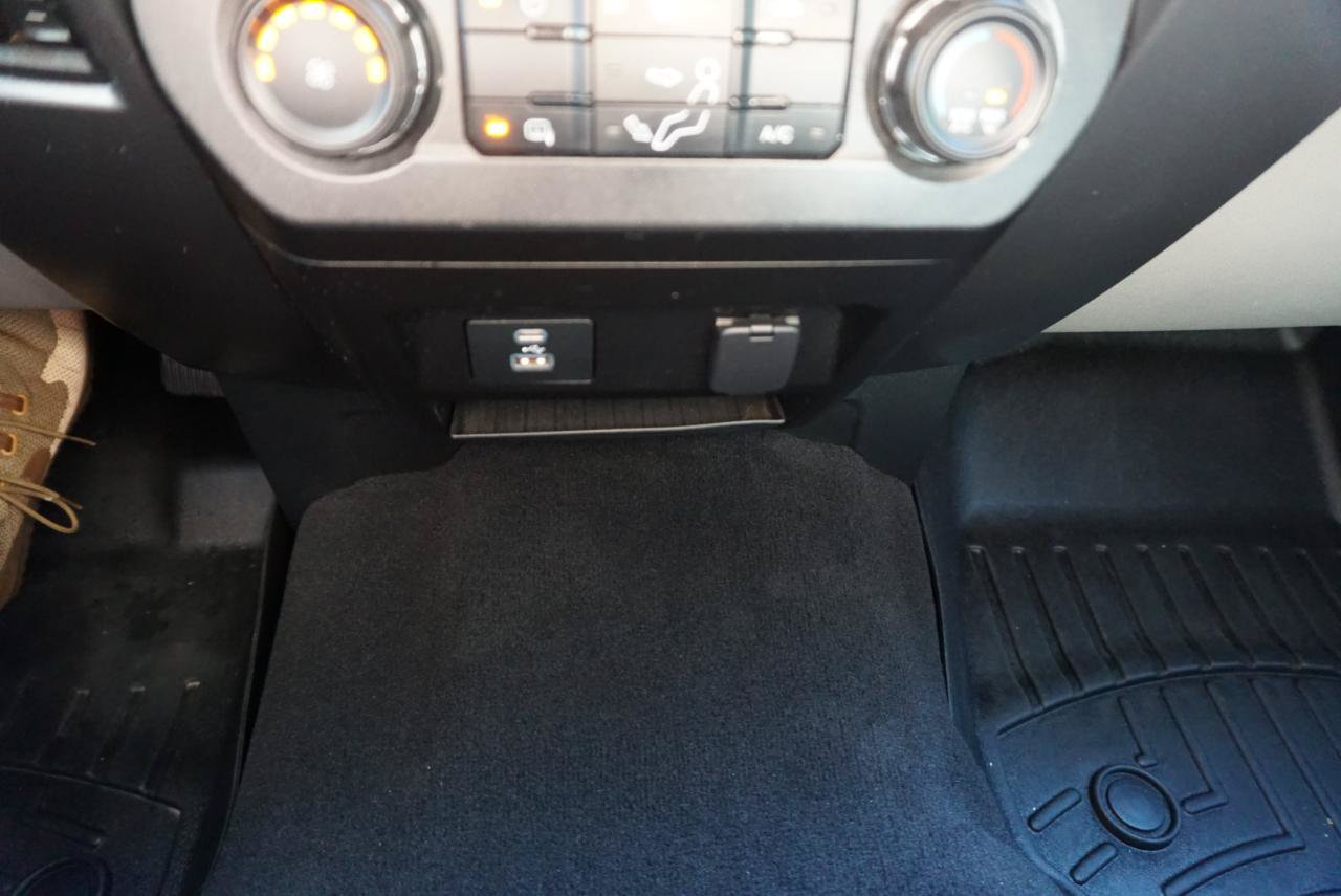 Used 2020 Ford F250 XLT w/ Snow Plow Prep Package image 18