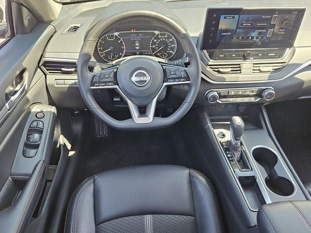 Used 2026 Nissan Altima 2.5 SR FWD image 13