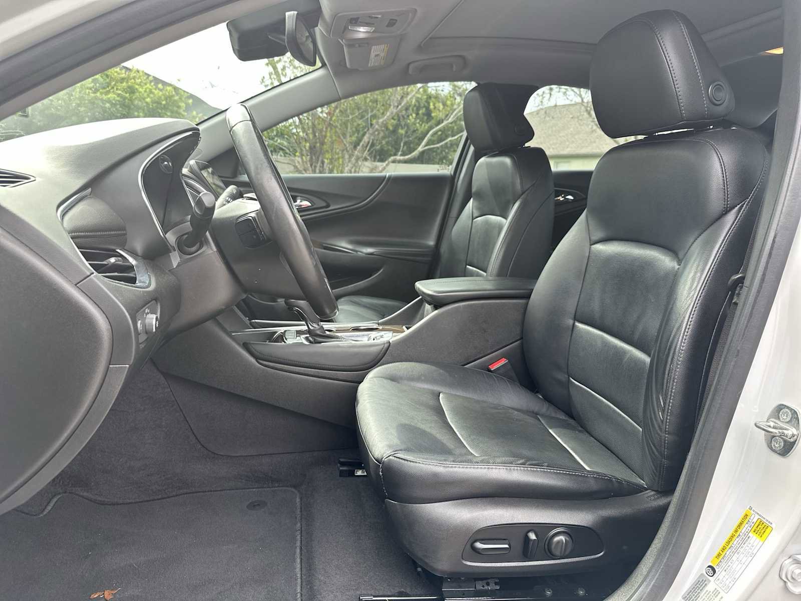 Certified 2017 Chevrolet Malibu Premier w/ Premier Sun and Wheel Package FWD image 23