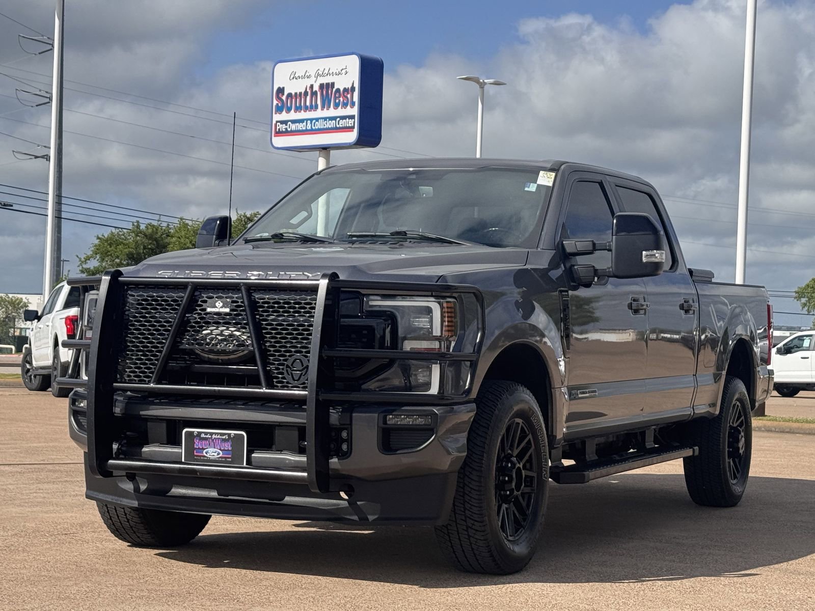 Used 2022 Ford F350 Lariat w/ Black Appearance Package image 8