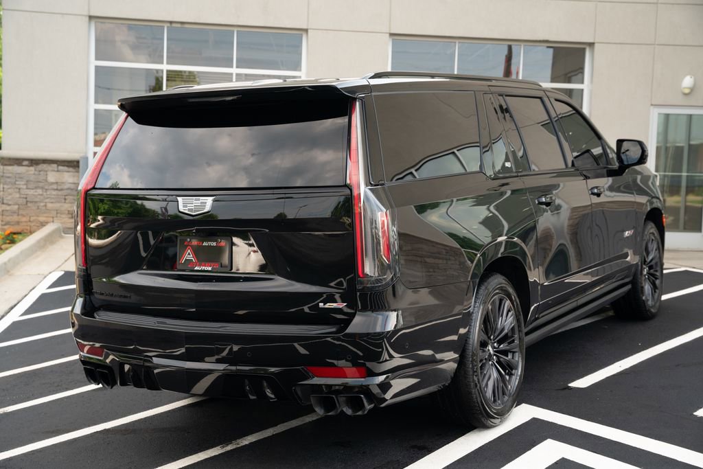 Used 2023 Cadillac Escalade ESV V w/ LPO, ONYX Package AWD/4WD image 11