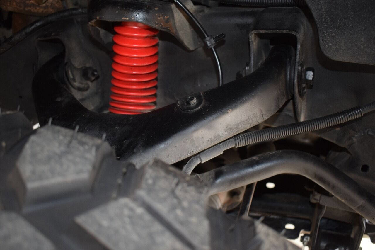 Used 2003 HUMMER H2 w/ Preferred Equipment Group image 12