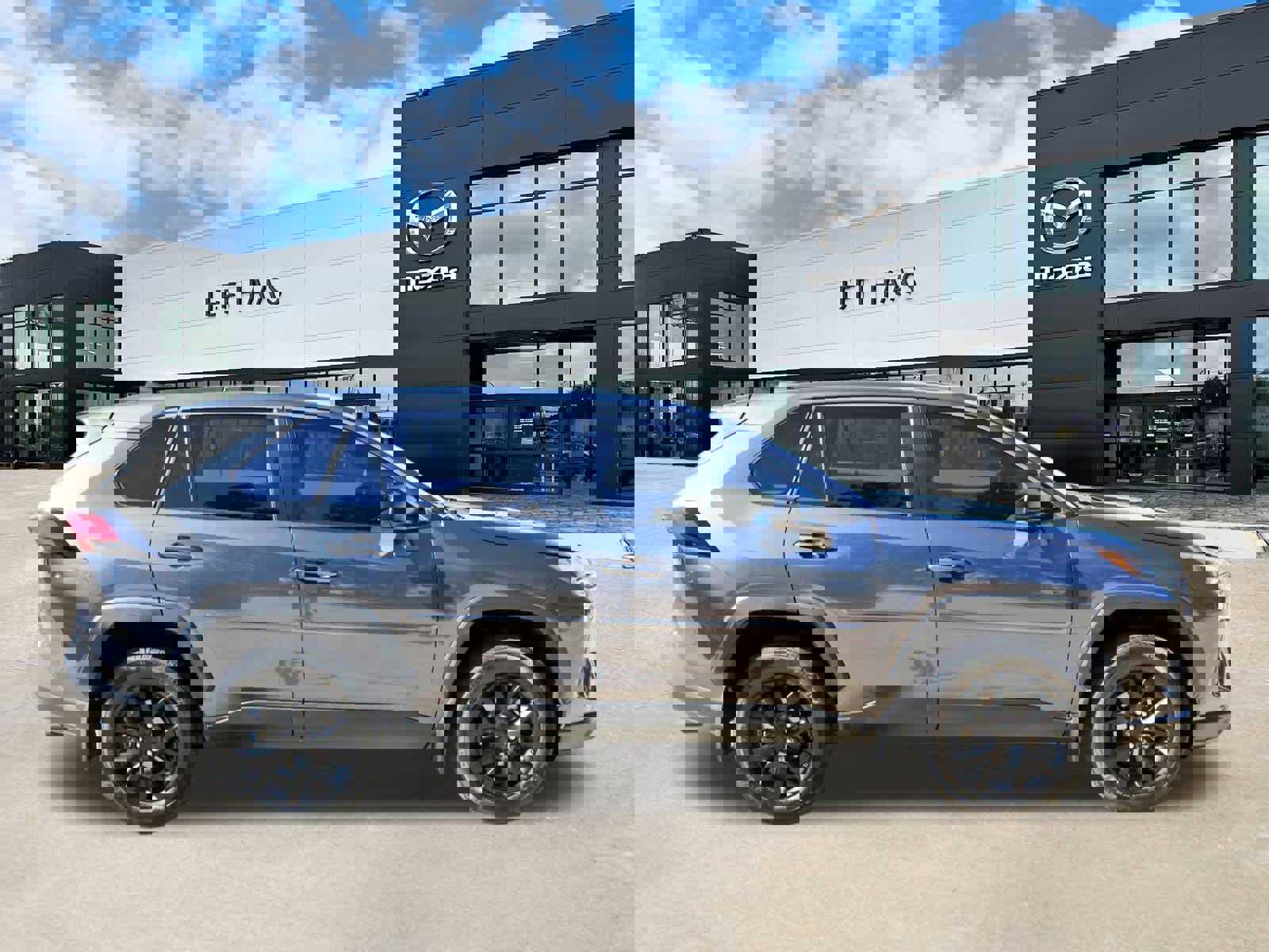 Used 2024 Toyota RAV4 LE image 5