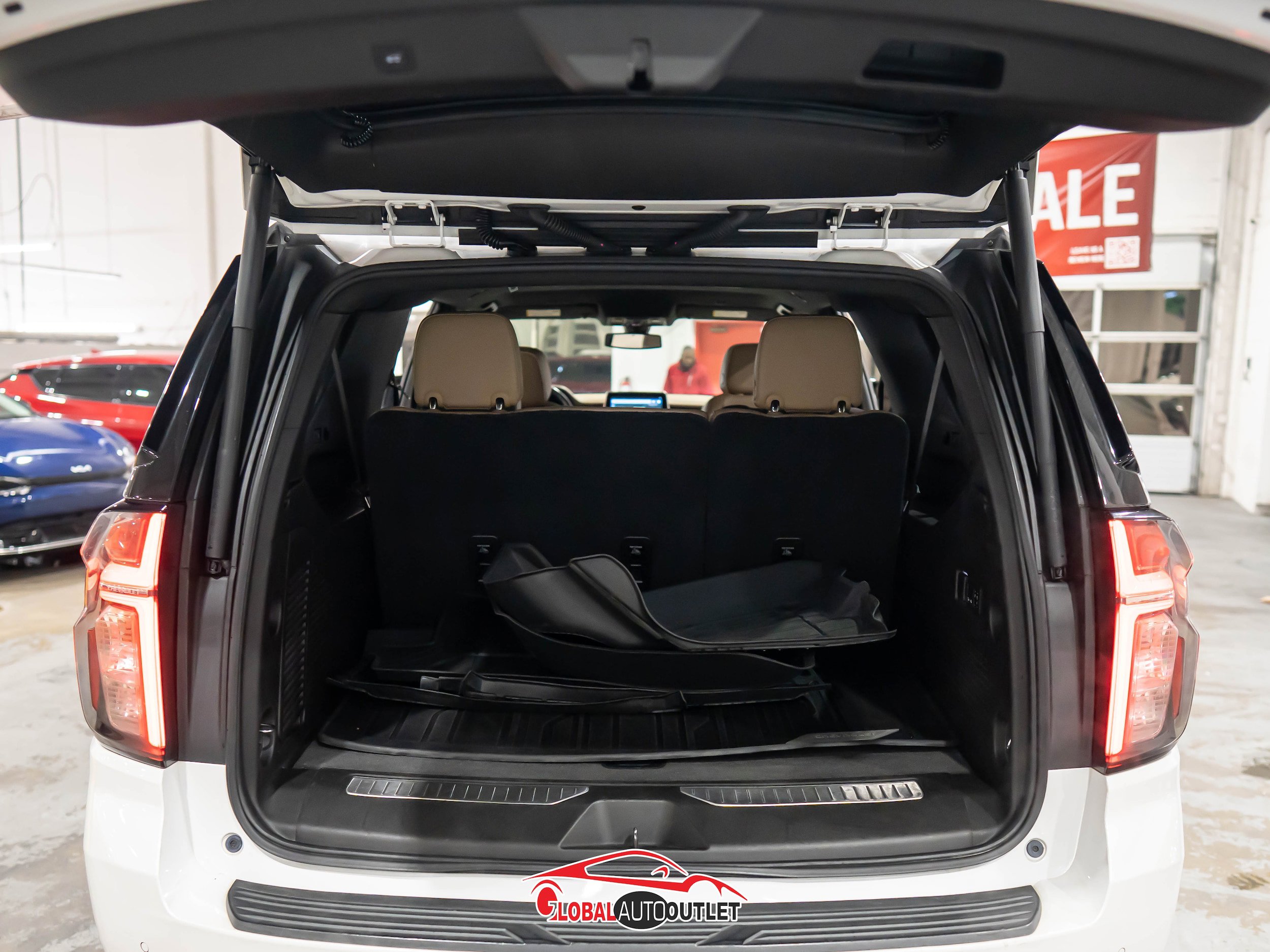 Used 2021 Chevrolet Suburban Premier RWD image 50
