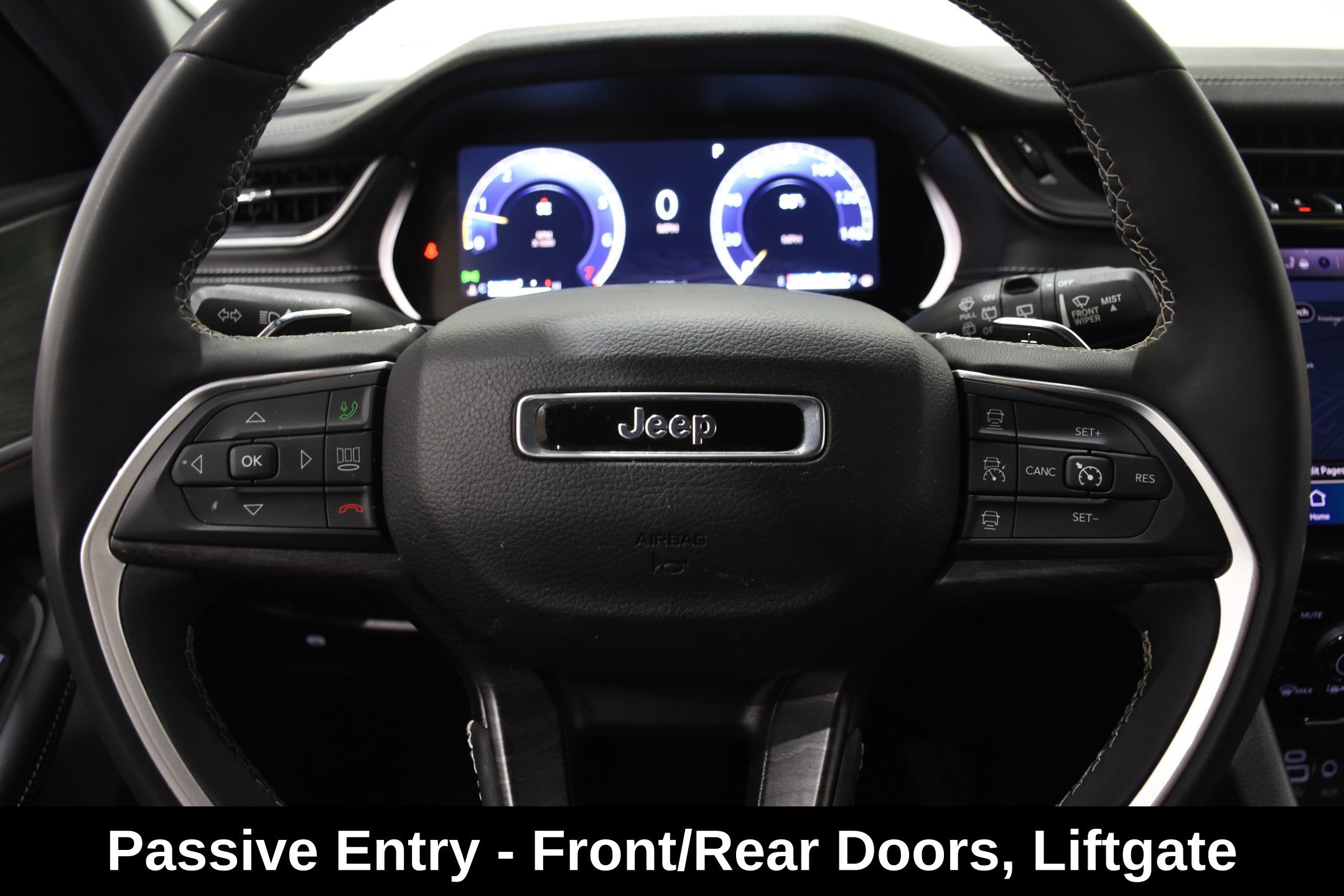 Used 2024 Jeep Grand Cherokee L Limited w/ Luxury Tech Group II AWD/4WD image 17