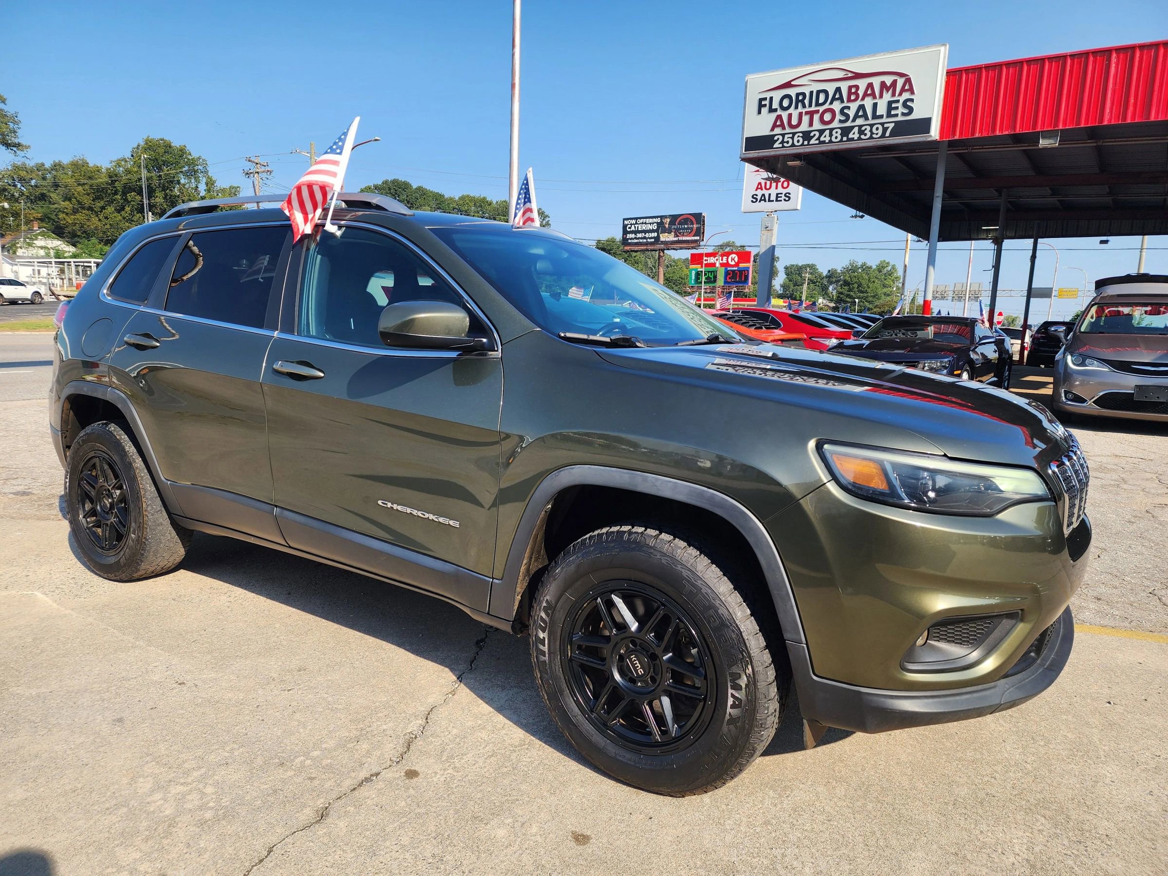 Used 2019 Jeep Cherokee Latitude Plus image 1