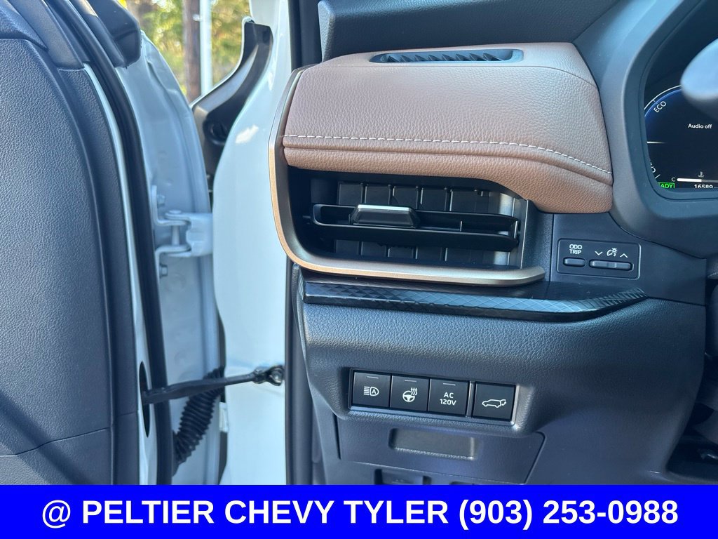 Used 2026 Toyota Grand Highlander AWD Hybrid image 13