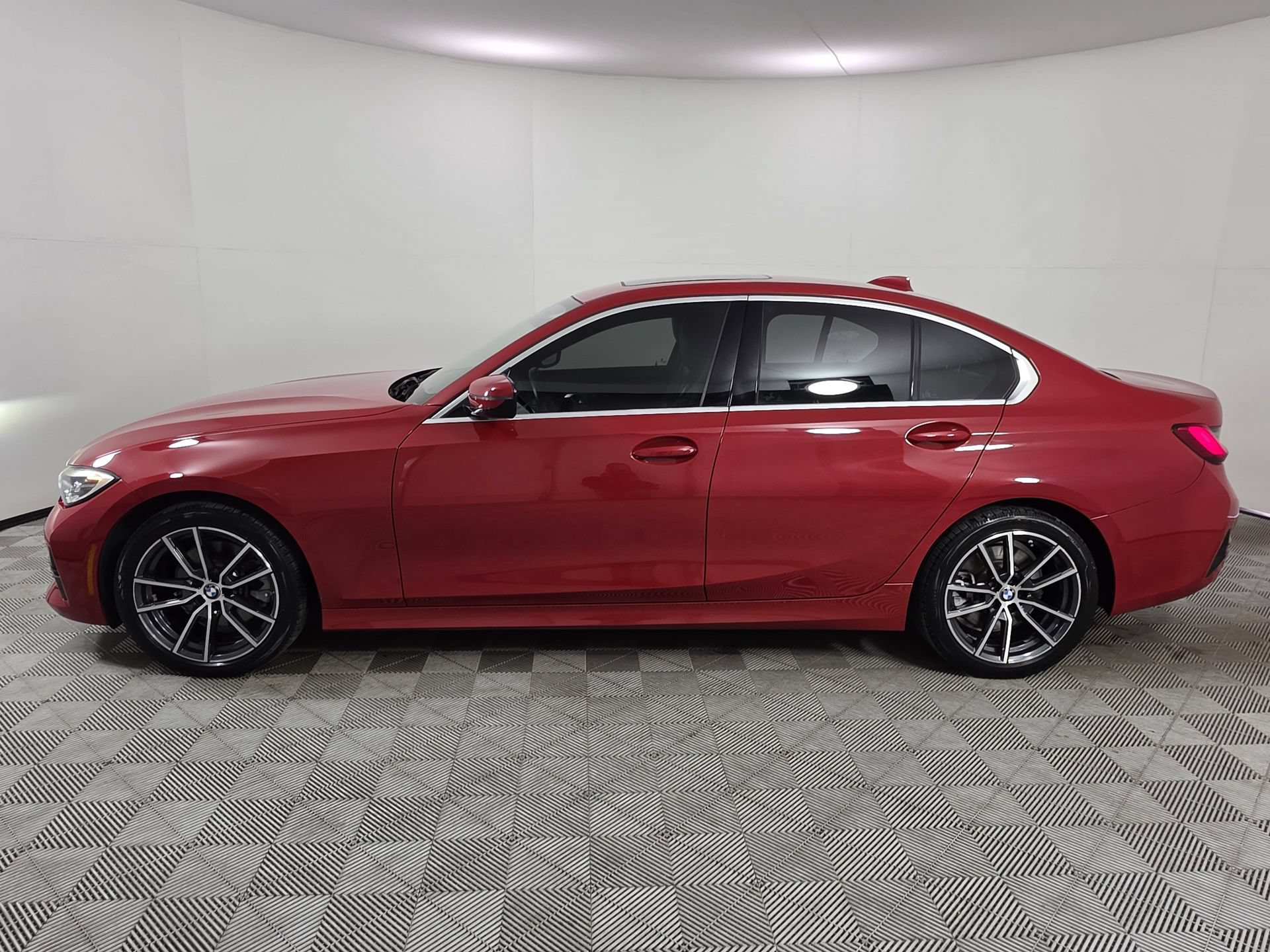 Used 2020 BMW 330i Sedan w/ Convenience Package RWD image 37