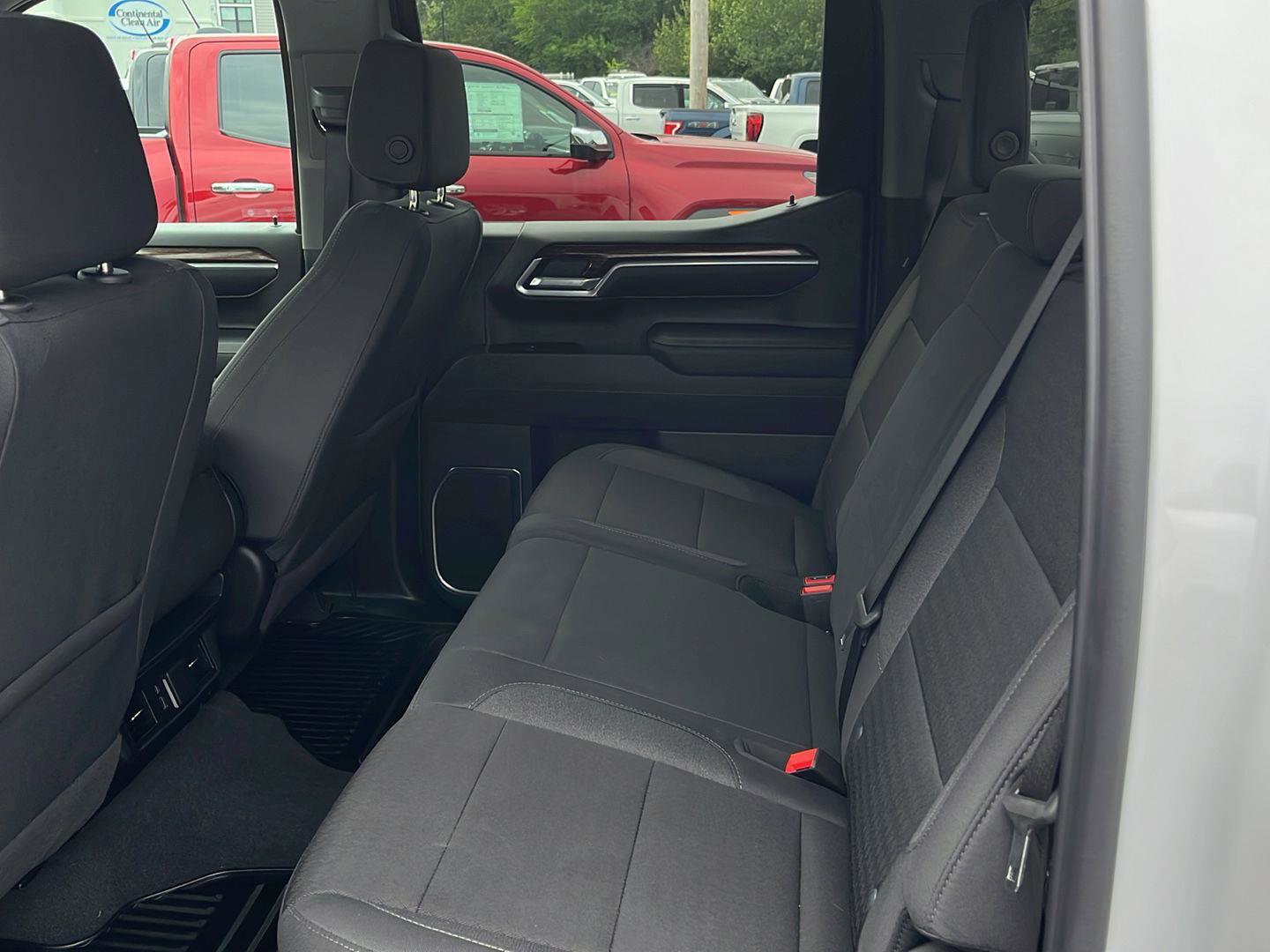 New 2025 GMC Sierra 1500 SLE w/ Preferred Package image 10