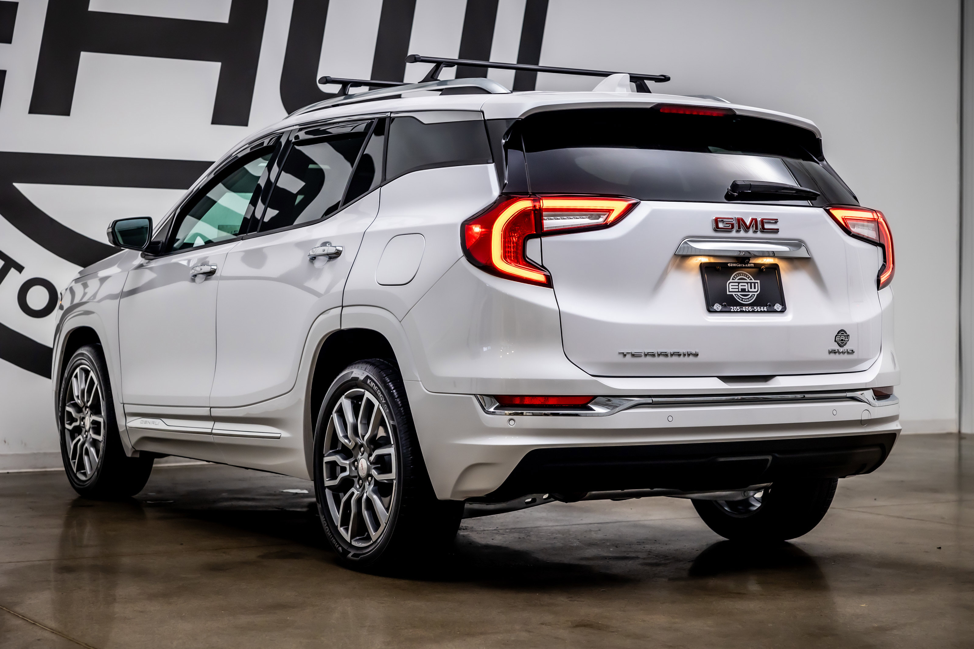 Used 2024 GMC Terrain Denali w/ Denali Premium Package AWD/4WD image 28
