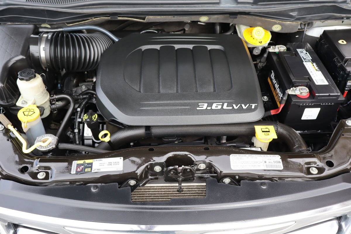 Used 2013 Chrysler Town & Country Touring image 46