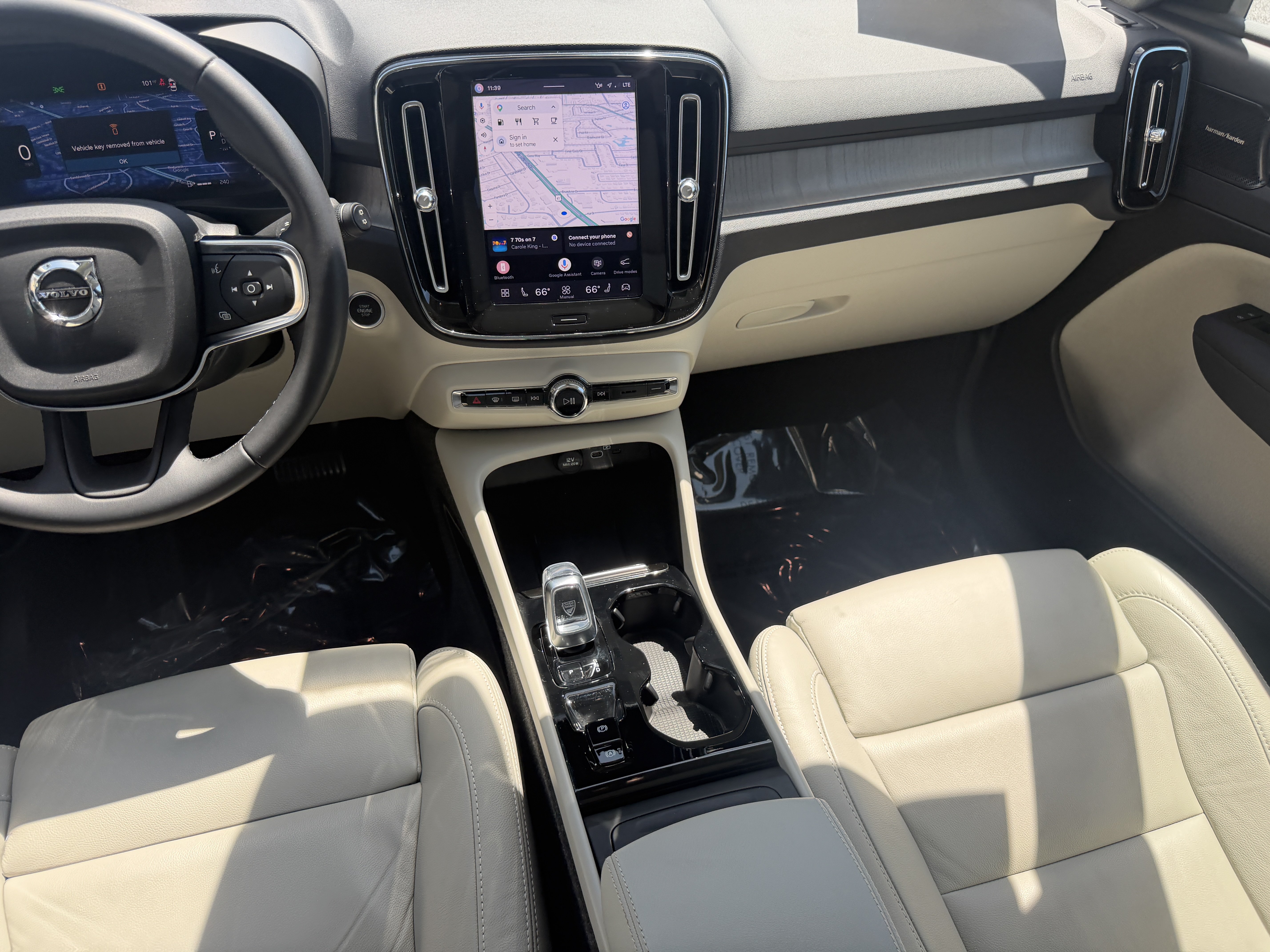 Certified 2023 Volvo XC40 B5 Ultimate w/ Protection Package Premier AWD/4WD image 15