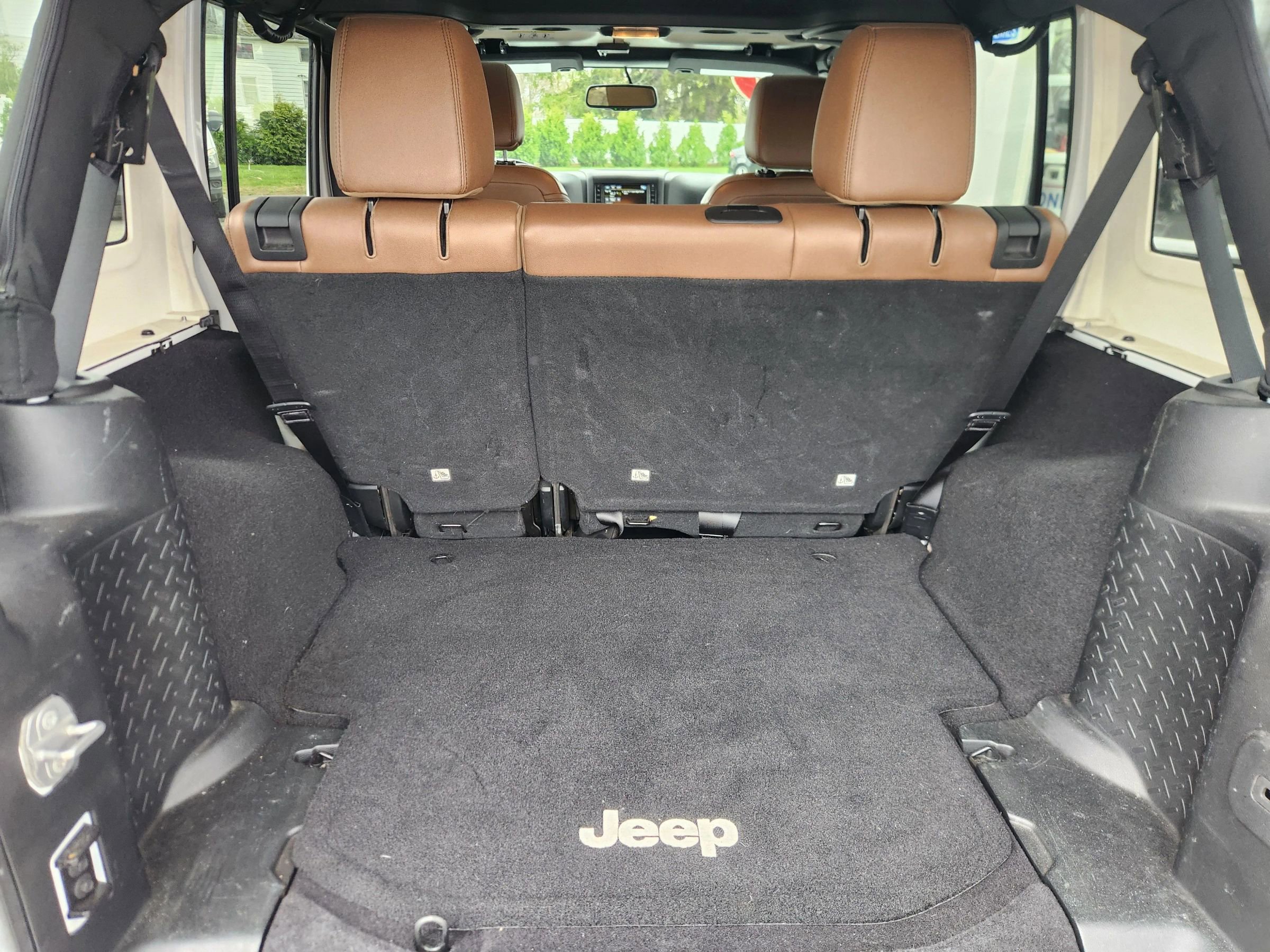 Used 2017 Jeep Wrangler Unlimited Sahara w/ Dual Top Group AWD/4WD image 43
