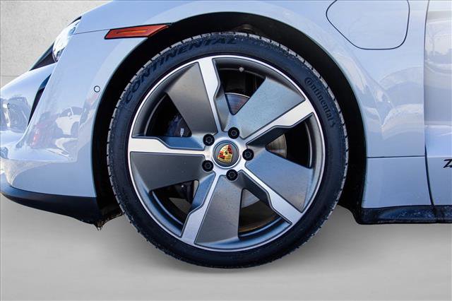 Used 2021 Porsche Taycan image 9