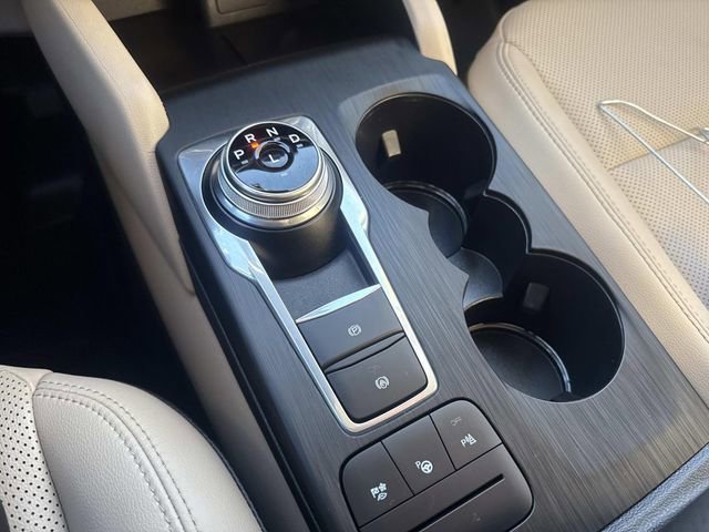 Used 2021 Ford Escape Titanium image 27