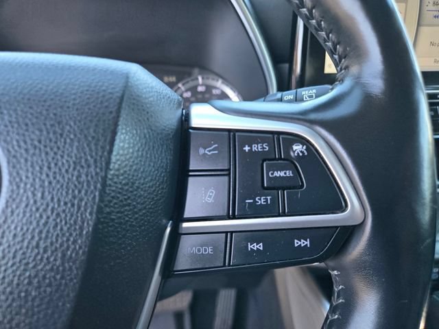 Used 2022 Toyota Highlander Platinum AWD/4WD image 21