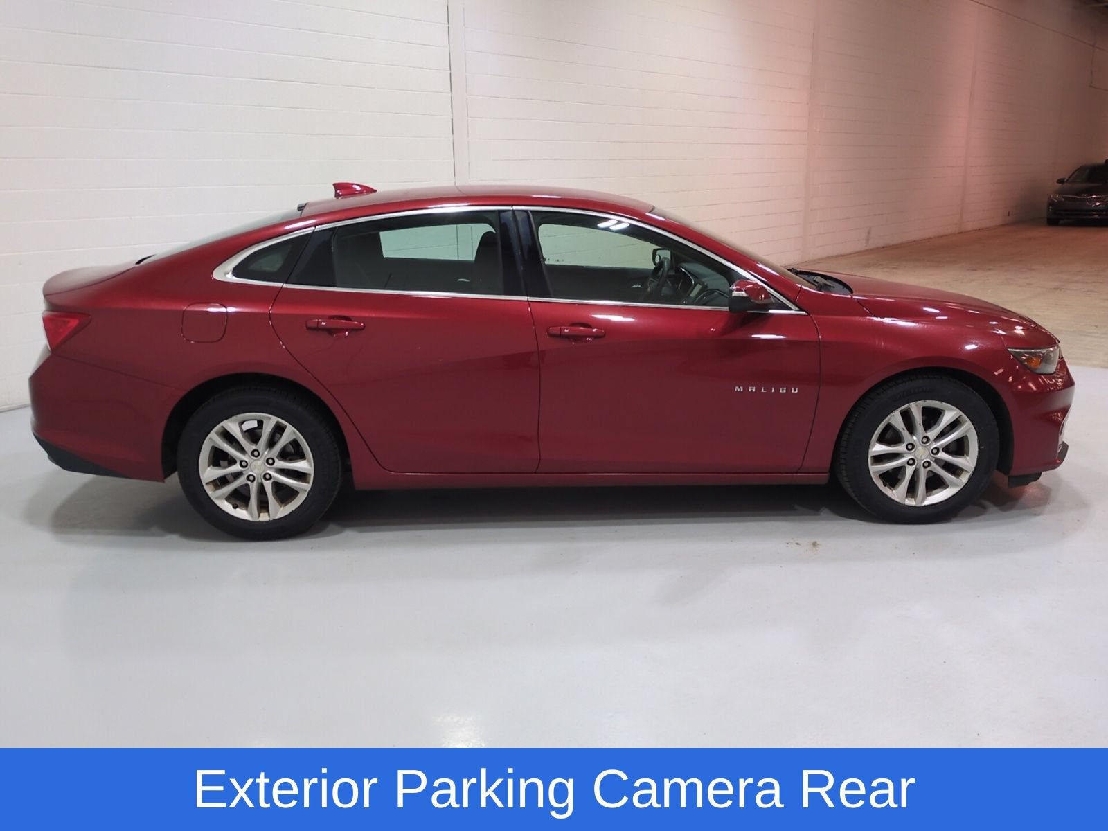 Used 2016 Chevrolet Malibu LT FWD image 2