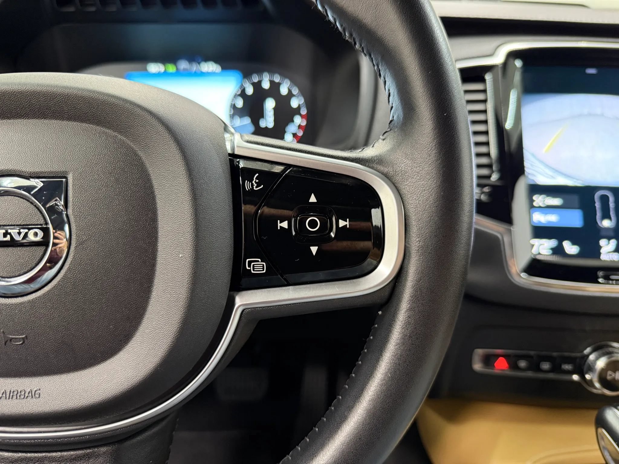 Used 2021 Volvo XC90 T6 Inscription w/ Lounge Package AWD/4WD image 33