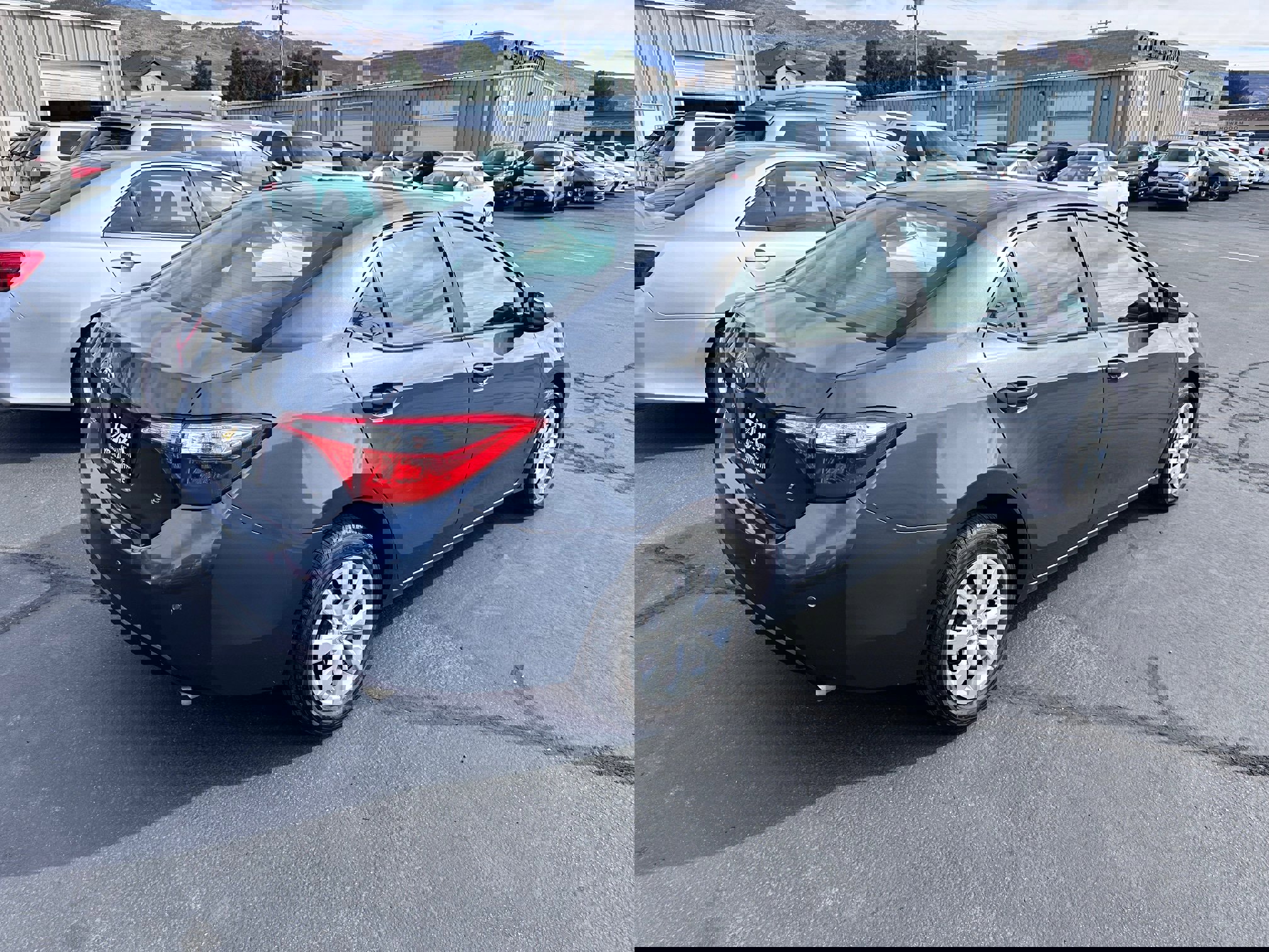 Used 2015 Toyota Corolla LE image 3