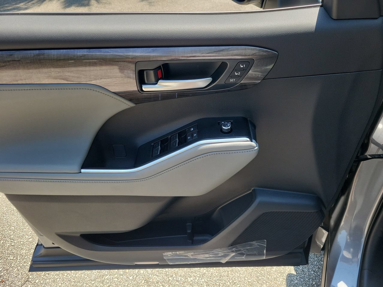 New 2026 Toyota Highlander Limited AWD/4WD image 14