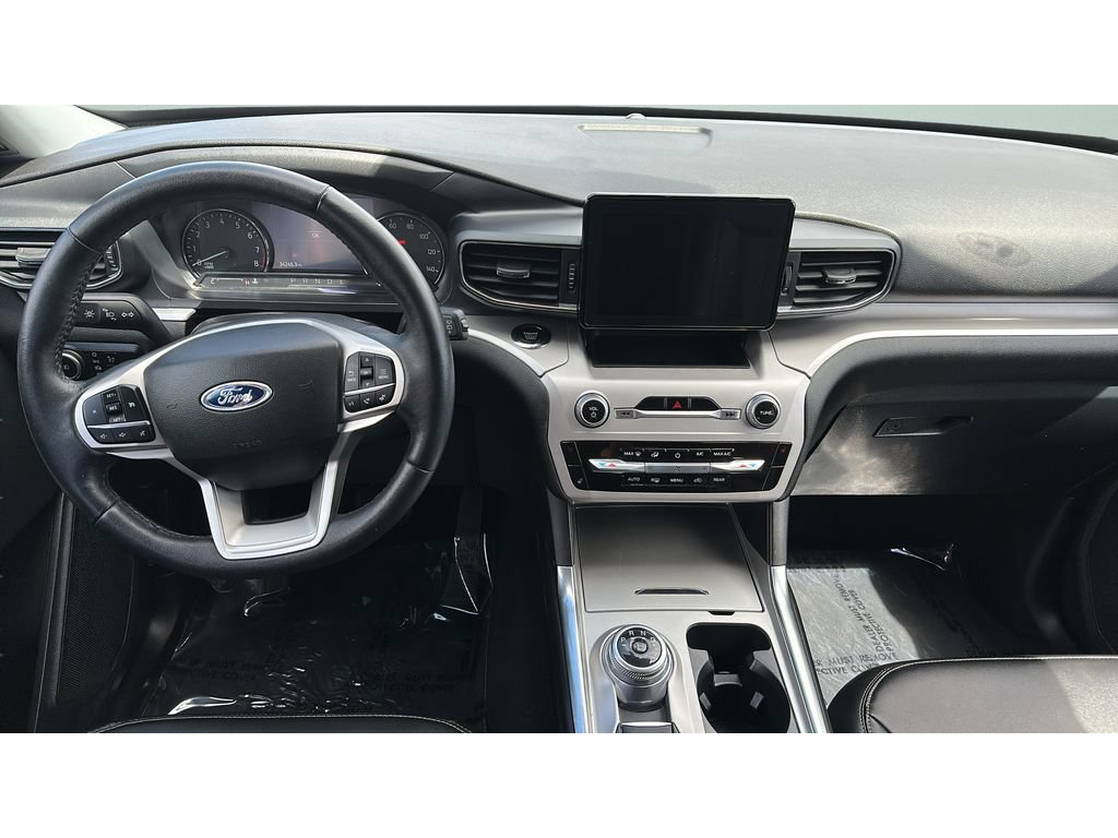 Used 2024 Ford Explorer XLT w/ Equipment Group 202A AWD/4WD image 9