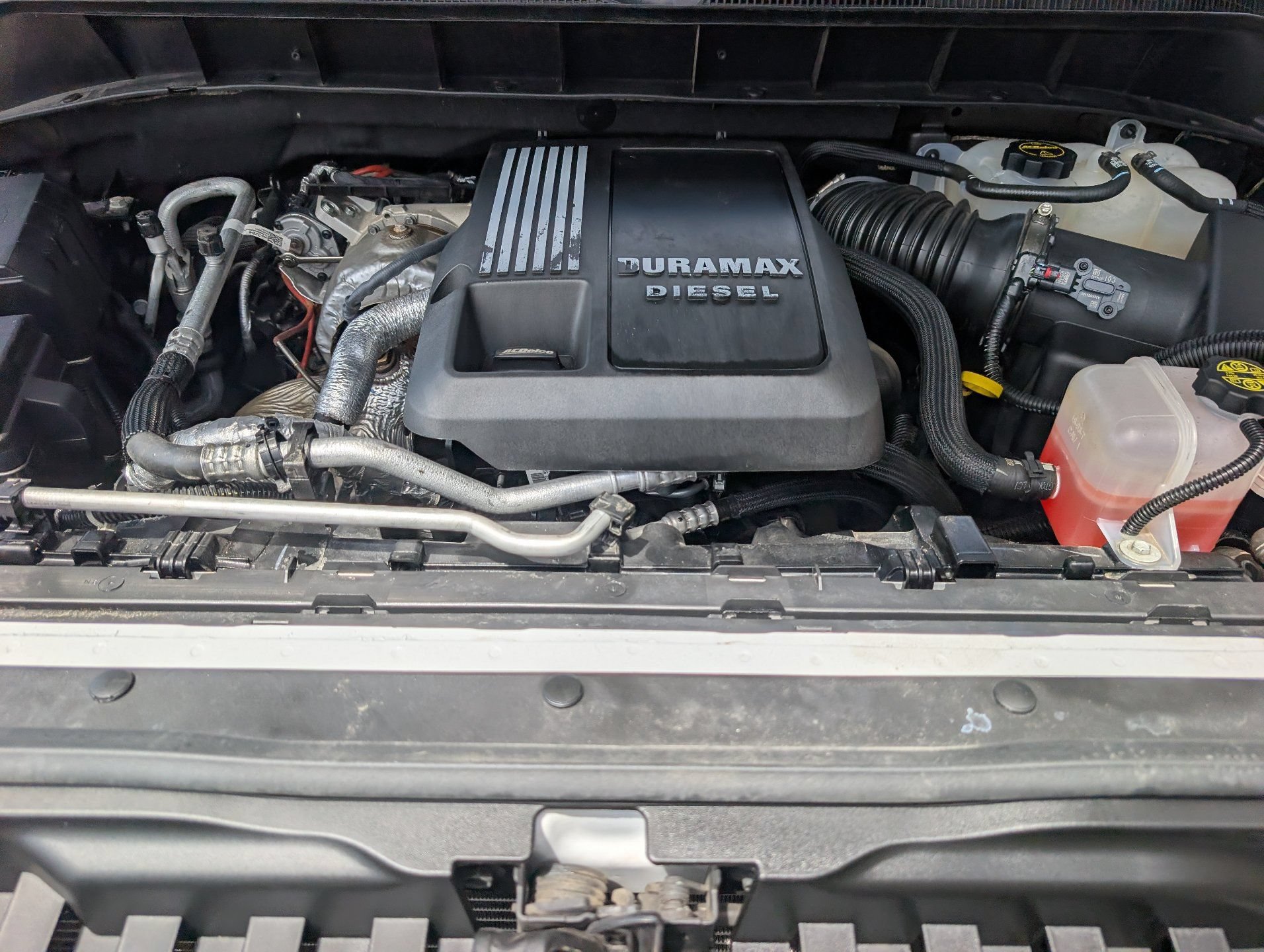 Used 2024 Chevrolet Silverado 1500 LTZ AWD/4WD image 4