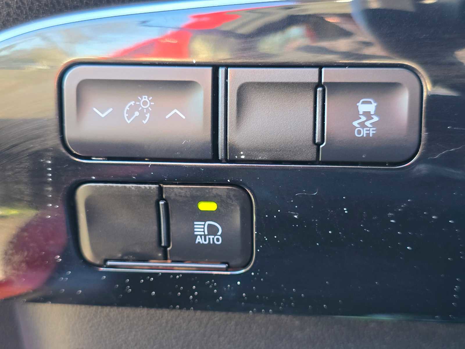 Used 2020 Toyota Prius Prime XLE image 24