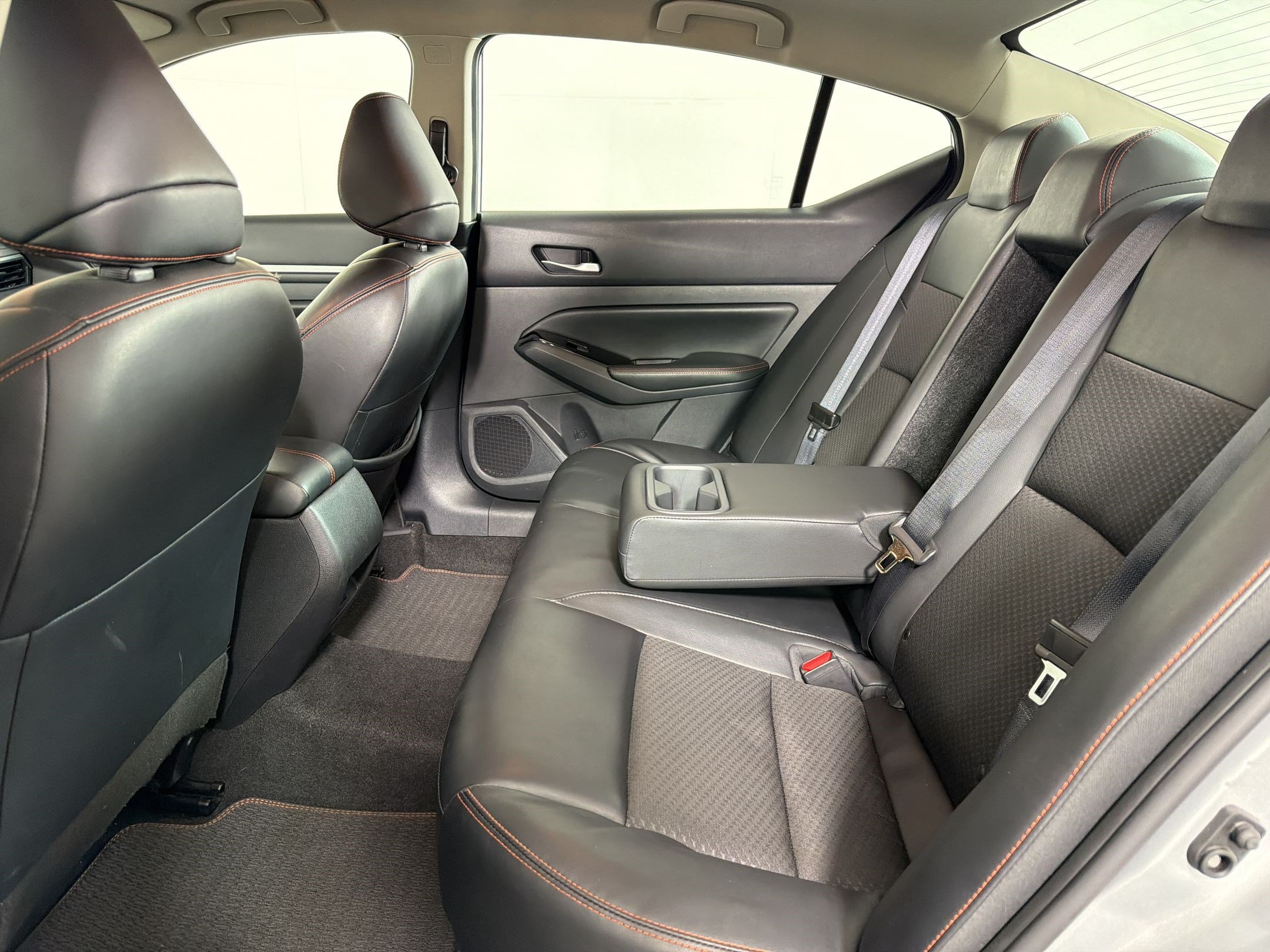 Used 2024 Nissan Altima 2.5 SR FWD image 18