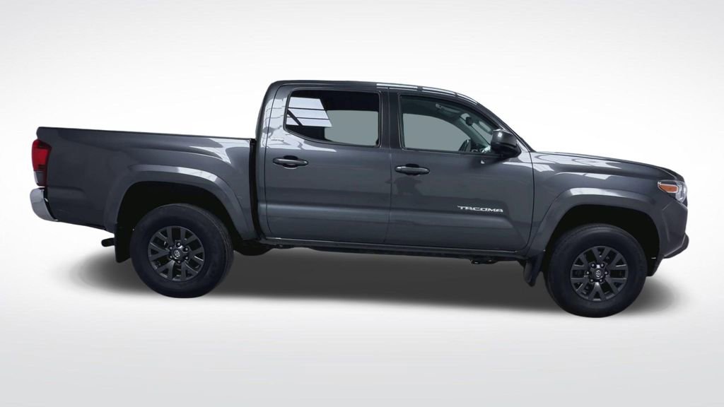 Certified 2023 Toyota Tacoma SR5 AWD/4WD image 10