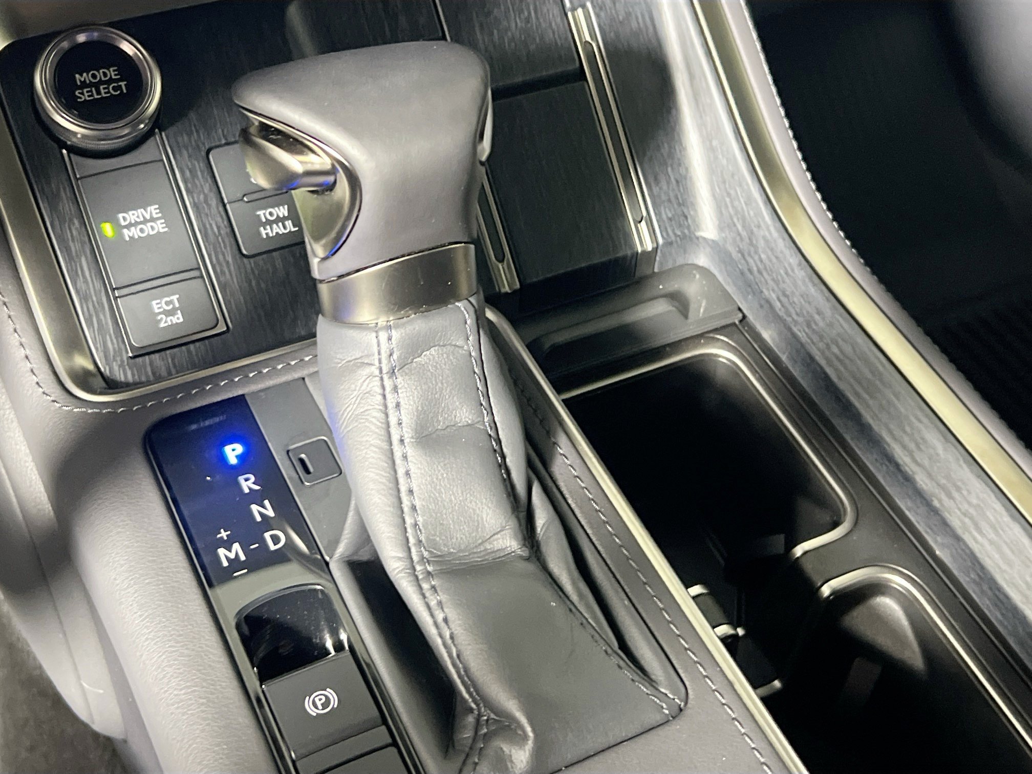 Used 2024 Lexus GX 550 w/ Accessory Package (2T) AWD/4WD image 24